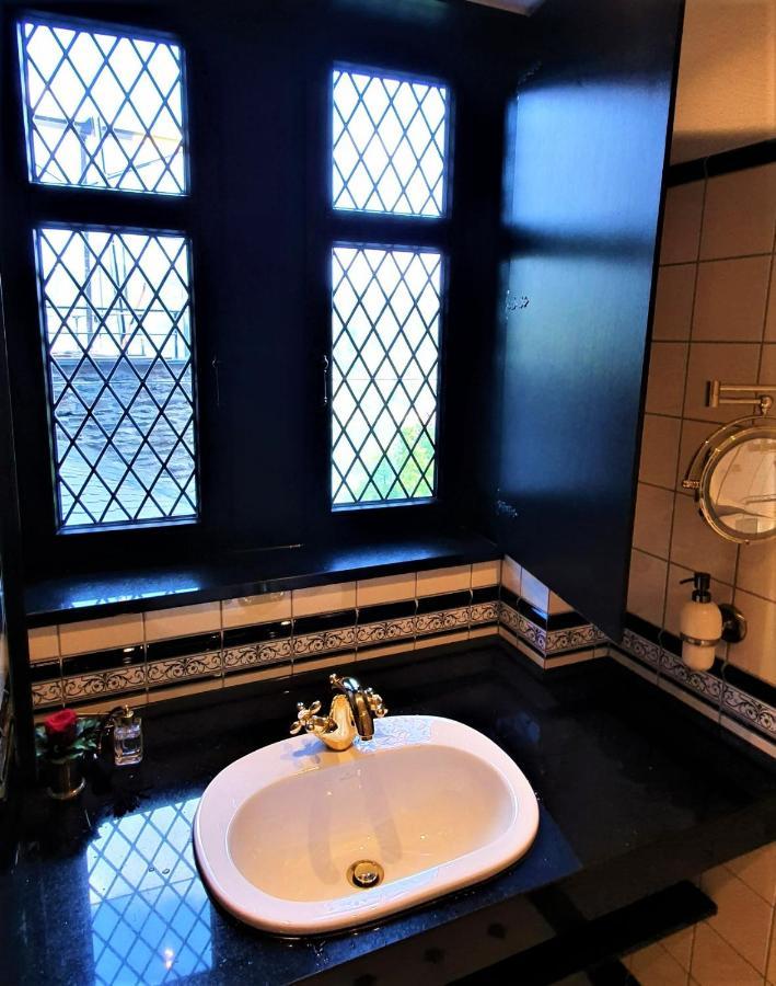 אוברווסל Burghotel Auf Schoenburg מראה חיצוני תמונה