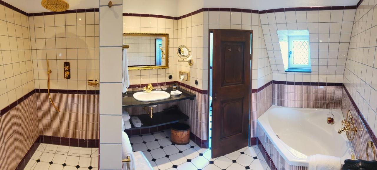 אוברווסל Burghotel Auf Schoenburg מראה חיצוני תמונה