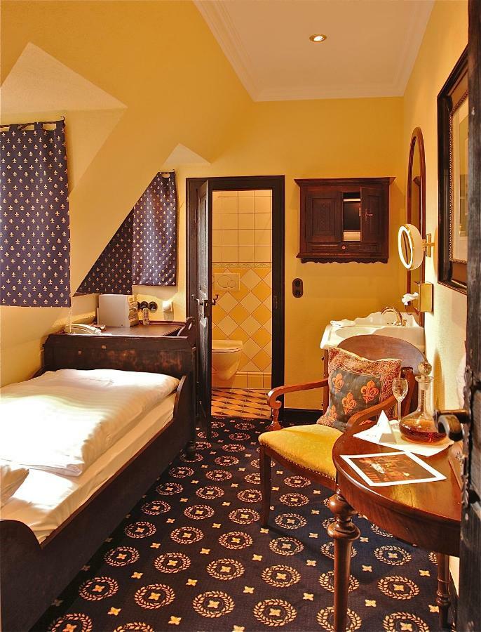 אוברווסל Burghotel Auf Schoenburg מראה חיצוני תמונה